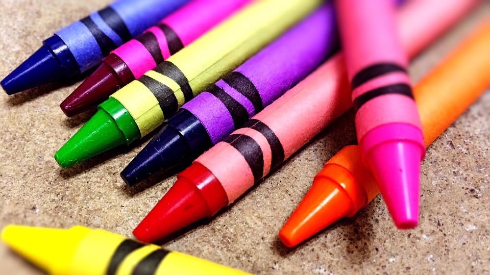 vocaladymag's tweet photo. Don't throw out all your old crayons yet! https://t.co/HSVpzUZ8L6 https://t.co/OqSoiGKVeK