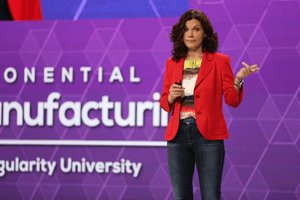 singularityhub's tweet photo. 7 tech trends that are saving &amp; wildly changing manufacturing, from @xmanufacturing https://t.co/QJTSaW1Ts2 #xmfg https://t.co/vLKvbyL5IR