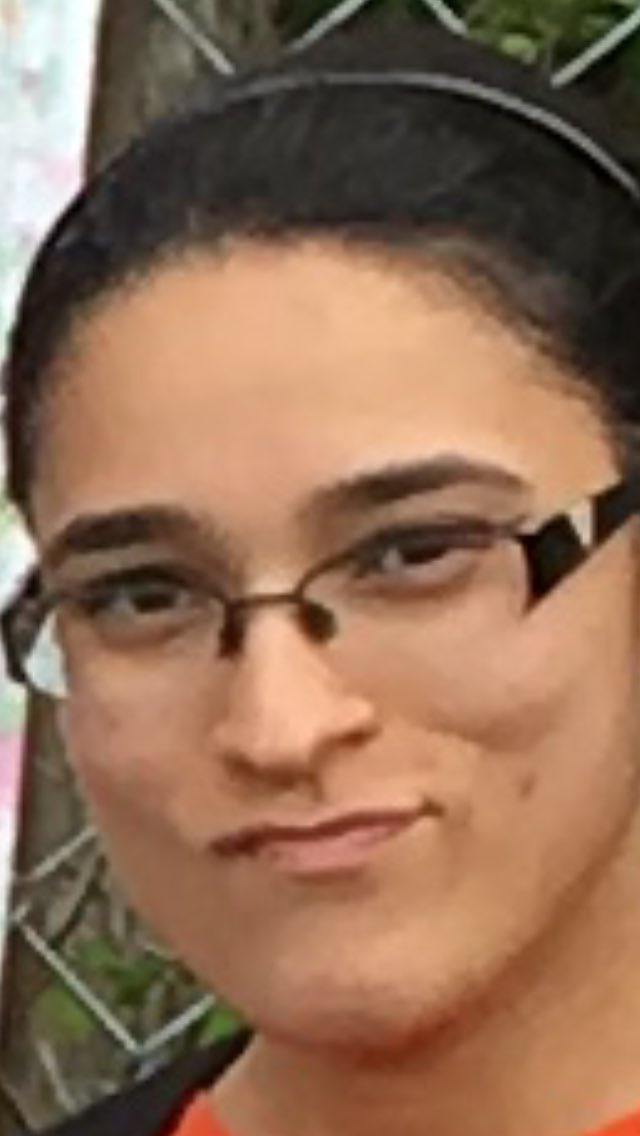 RIC_Patrick's tweet photo. @CollazoJulianna is ready for you to come to #orientation https://t.co/58EnN73NWW