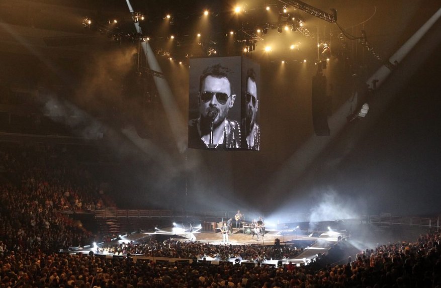 sonotececuador's tweet photo. Butch Allen Strikes Immersive Mood 
For Eric Church With STRIKE 1 @ChauvetPro >> https://t.co/77SRBV97Gl #SonotecEc https://t.co/ecVgo7R4uc