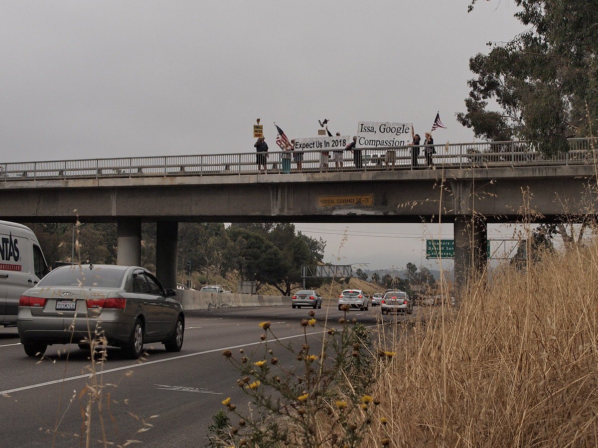CA49Dem's tweet photo. #freewayblogger @the_dol @jkgantz #flipthe49th #IndivisibleSD #Resistance Thanks freeway blogger. Next week we'll be experienced! https://t.co/rsaqgHdQUX