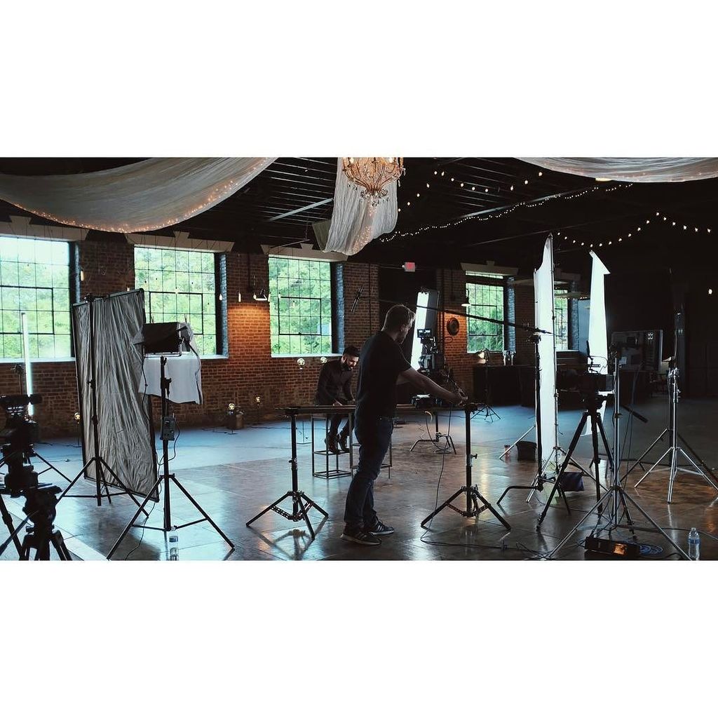 raulserpas's tweet photo. Shooting a teaching series at a perfect location. .
#fujiframez #r3d #dccamera #filmmaking #cinematography #larkme… https://t.co/sOwQ1YRWDb https://t.co/ZCsARsvRva