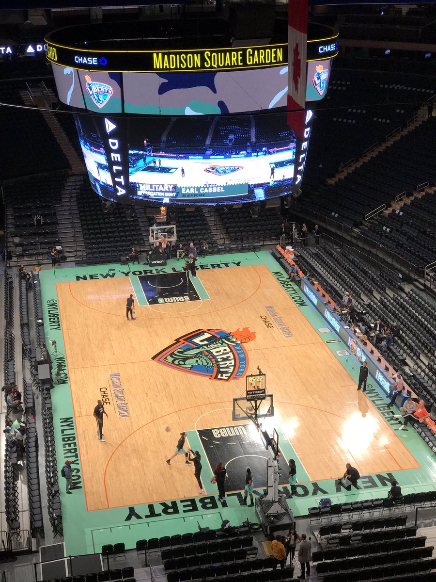 JimmyOlivero's tweet photo. Flying #AirCamOne tonight @TheGarden for @nyliberty vs #LASparks #blimpcam #uav #airorb https://t.co/I0QdvlsCjk