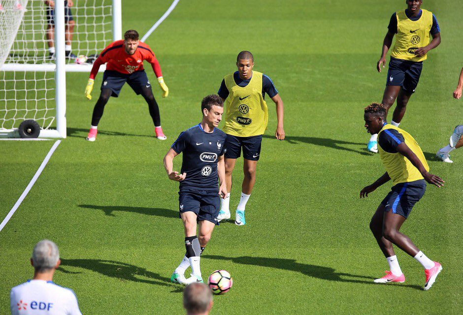 equipedefrance's tweet photo. 📸Un petit tour sur notre site pour voir toutes les photos du jour avant d'aller au lit? 😉
👉 https://t.co/zONnq7kd5g https://t.co/p7JfFPq3ZF