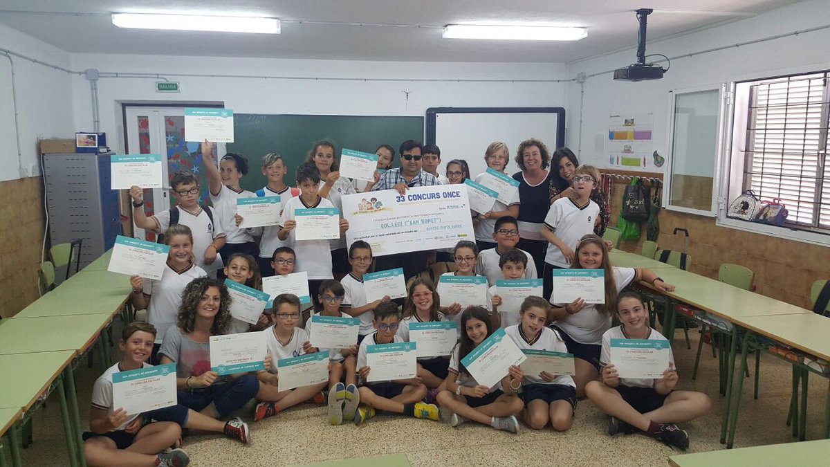 josepvilasecar's tweet image. Entregando el premio @ConcursoONCE  #canbonet #5primaria #santantoni #ibiza enhorabuena!