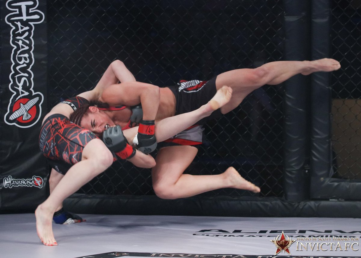 InvictaFights's tweet photo. Check out the official #InvictaFC23 fight gallery here by @ScottHirano: https://t.co/AhiZv9IiH4 https://t.co/39iX6c4H0G
