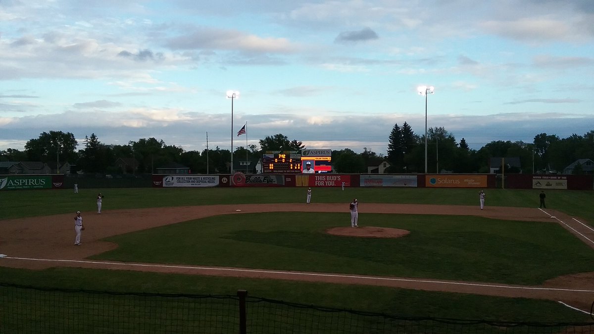 RapidsRafters's tweet photo. You can put that one in the books! @LayneH13 shuts the door on the Kinfish in the 9th for a 3-0 Rafters WIN! #RollRatz https://t.co/933aWS1Lfc