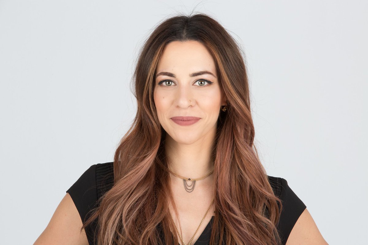 WatchRoomMovie's tweet photo. Newest member of the team: Christine Sciortino is our new Costume Designer/HMU! Read more!
https://t.co/iRG3izswVB
https://t.co/onrbHmOJ5O https://t.co/4Ljs63t9hz