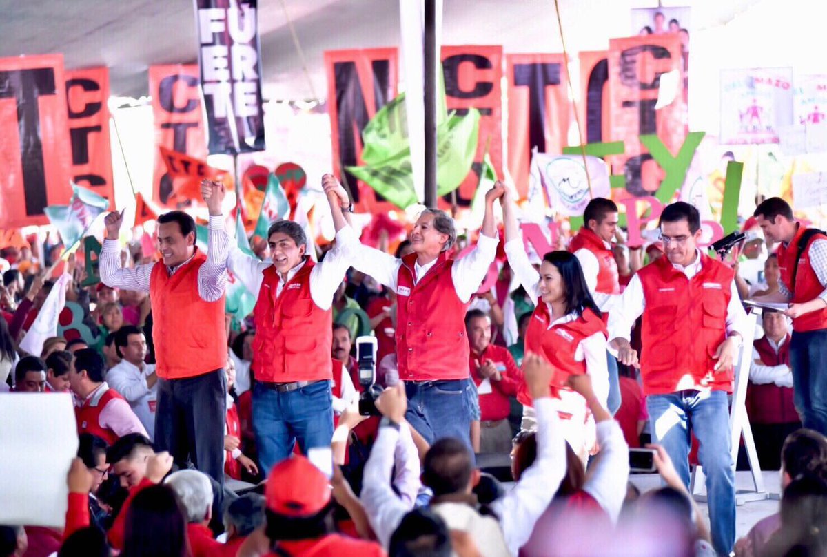 AlejandraDMV's tweet photo. Porque el progreso no se construye con pleitos, con dimes y diretes, sino fomentando la paz, la estabilidad, la unidad #FuerteyconDelMazo https://t.co/B8VTizpCYE