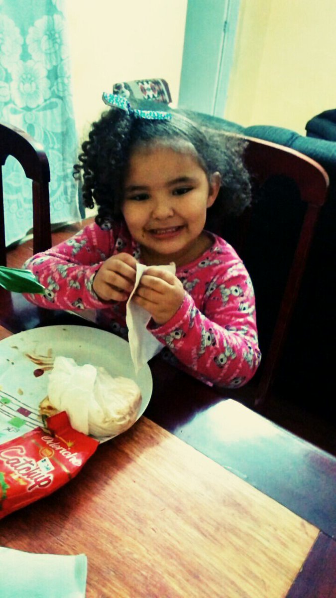 Carolin86741352's tweet photo. Vida minha <3 https://t.co/puKqRpDVCm