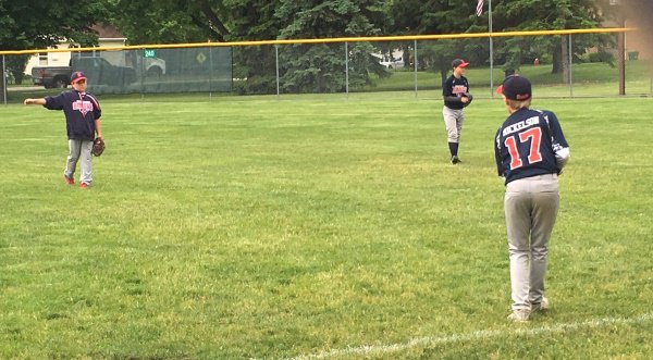 BanditsBTBA's tweet photo. 12A Blue getting warming up at Hrbek
Playing Eastview in a battle of first place teams
#GoBandits https://t.co/GnT8kiotJg