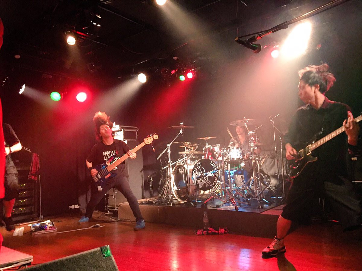 KRM4daisy1's tweet photo. Twitterで告知はしませんでしたが、昨日は解散ライブをやりました。やりたいことを全て出来て満足です。沢山の労いの言葉や差し入れありがとうございます┏○ﾍﾟｺ こうしさん、ぐっちSpecialThanks🙏🏼これからの生きがいは何にしようかなあ🙃 https://t.co/Yvbb1iCTf6