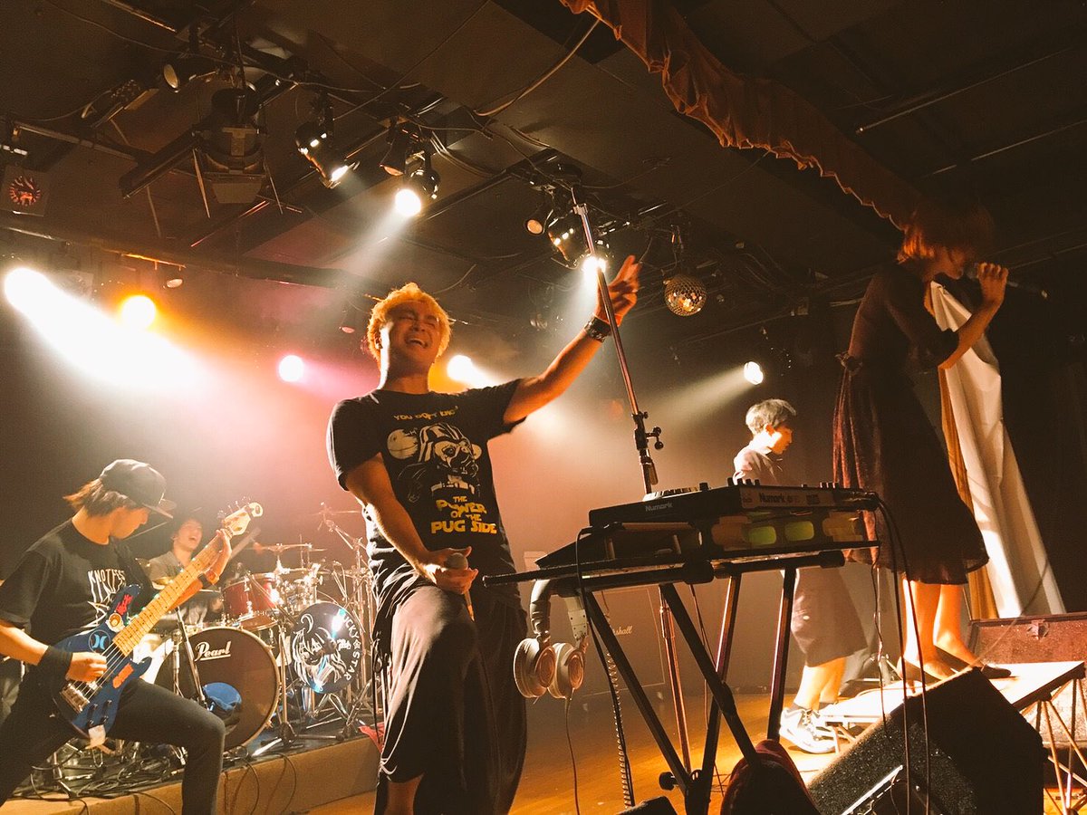 KRM4daisy1's tweet photo. Twitterで告知はしませんでしたが、昨日は解散ライブをやりました。やりたいことを全て出来て満足です。沢山の労いの言葉や差し入れありがとうございます┏○ﾍﾟｺ こうしさん、ぐっちSpecialThanks🙏🏼これからの生きがいは何にしようかなあ🙃 https://t.co/Yvbb1iCTf6
