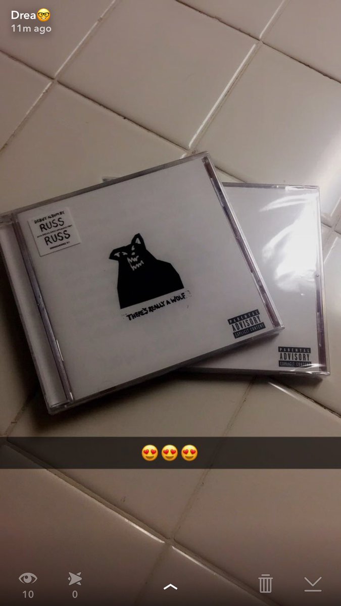 AndreaCarranza_'s tweet photo. @russdiemon Russ real a'f giving out free cds with every ticket purchase. #LoyalToHisFans https://t.co/2EFmeXAlZc