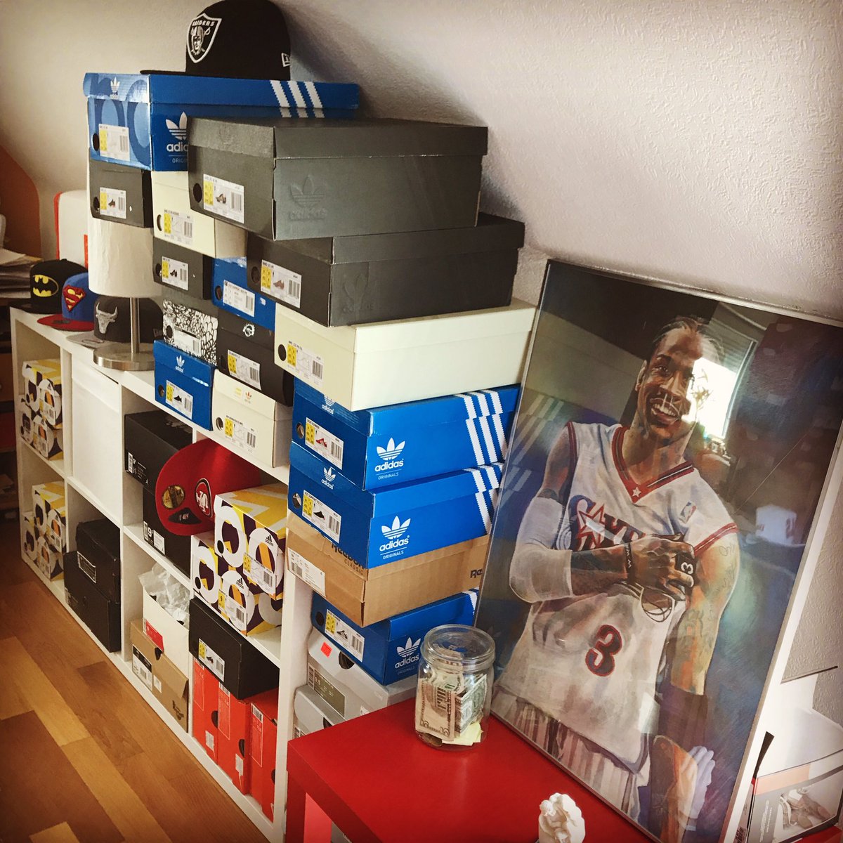 mcShiffshiff's tweet photo. #adidas #nike #reebok #newera #nmd #jordan #reebokclassic #airforce #adidasoriginals #HypeBeast #sneakernews #mobilephotography #shiffshiff https://t.co/ycnWfDFa1p