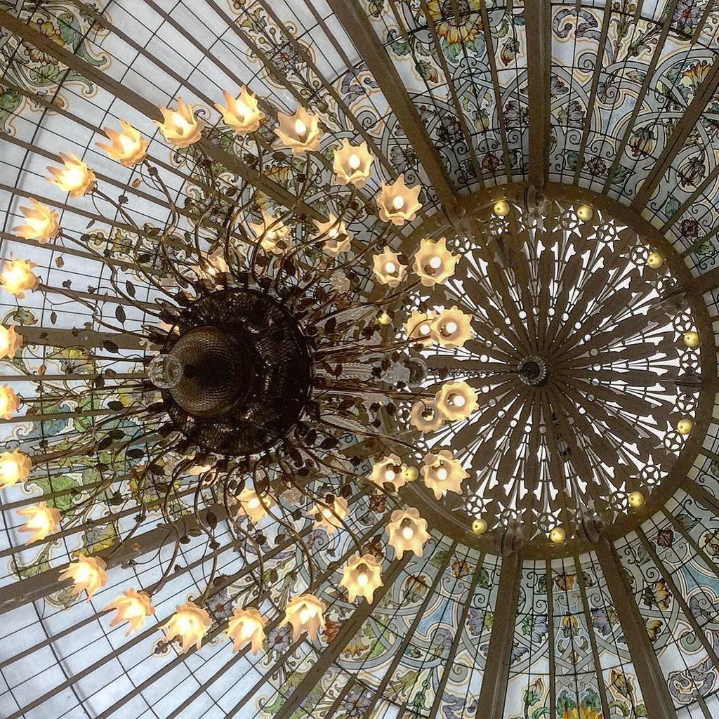 lauragrb's tweet photo. Pretty glass ceilings are pretty #Monaco #HotelHermitage #princessLaura https://t.co/ybHHdrGotV
