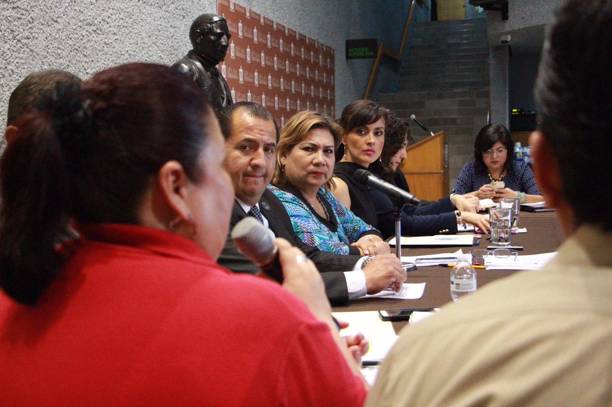 Mesa de Trabajo para  analizar la Alerta de Género en diversos Municipios de NL