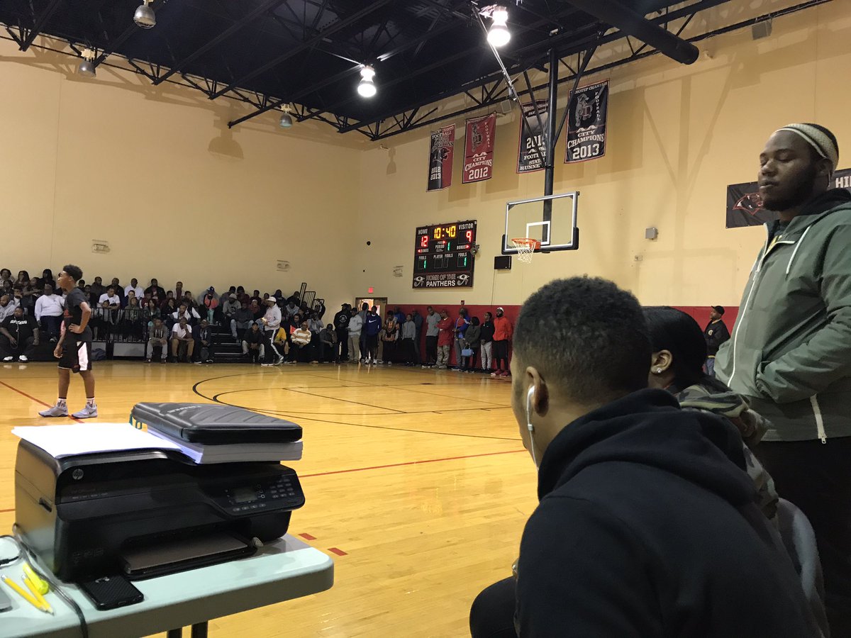PhillyUSABBall's tweet photo. Midway through the 1st half #jracc https://t.co/C1zE6XNTMX