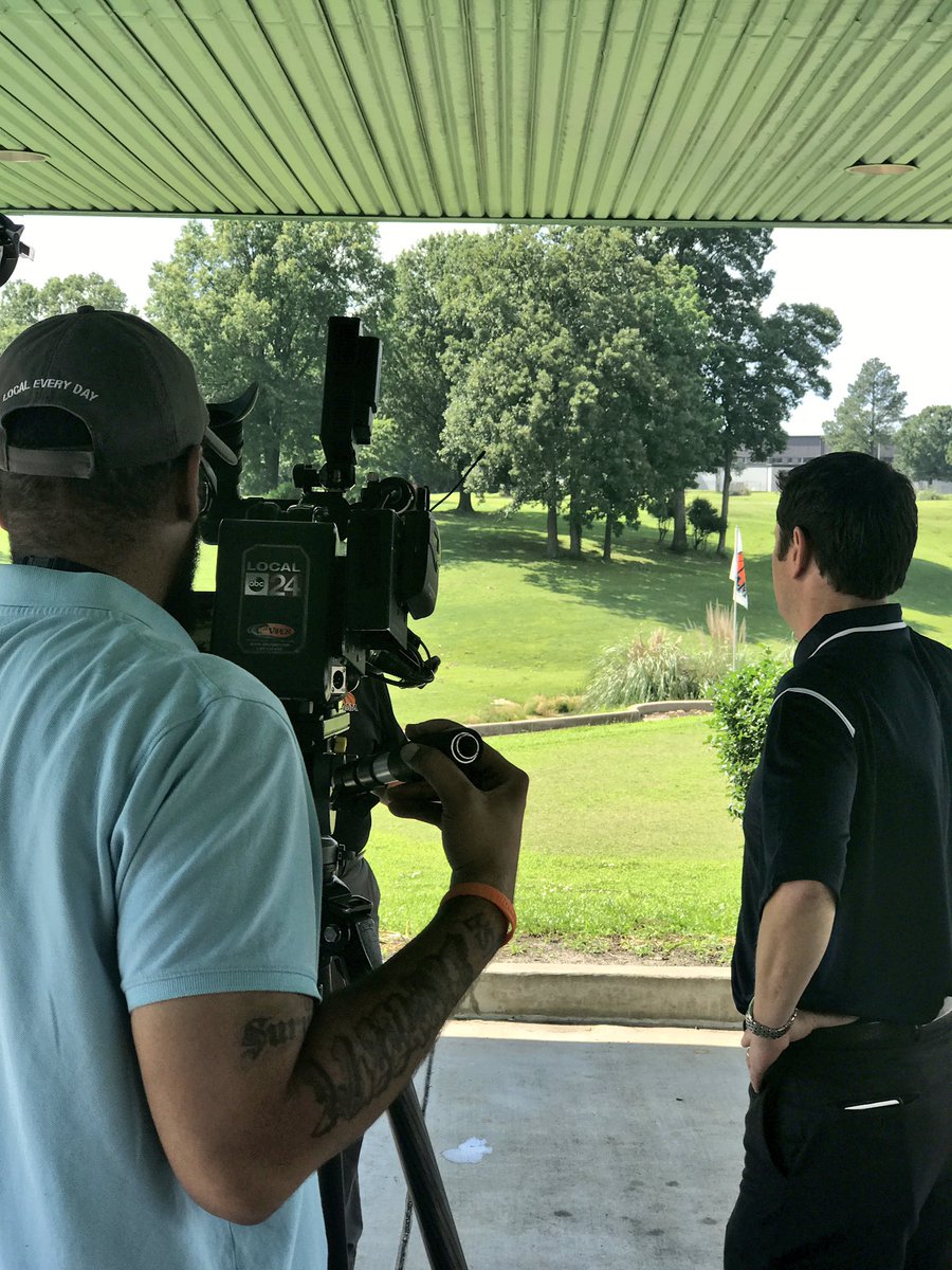 KRsKlassroom's tweet photo. @local24john and @local24romeo working hard at @MAM_Sports on local good news! https://t.co/bgz9Ao0SAd