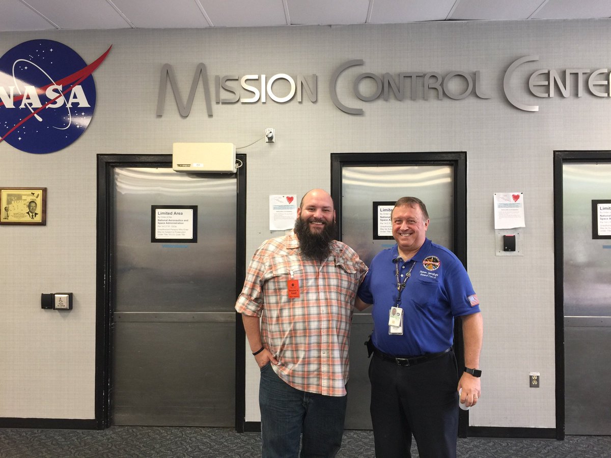 HoustonGC's tweet image. Enjoyed briefing @ramonroblesjr from @michaelberrysho today in the ISS and Apollo control rooms, nice group of coworkers and family with him