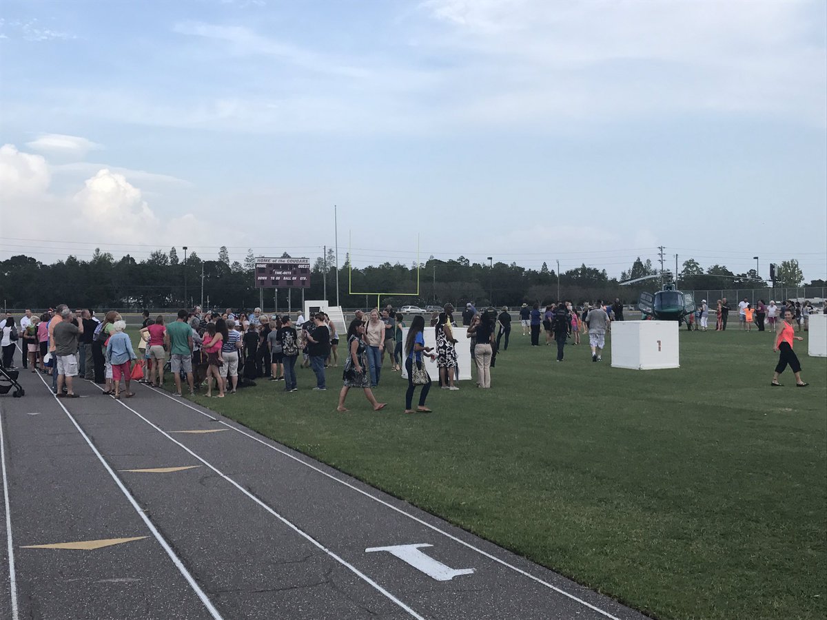 SheriffPinellas's tweet photo. That's a wrap! Fans on the field! Thank you all for the support! #K9Grad https://t.co/HdzlMAzeNb