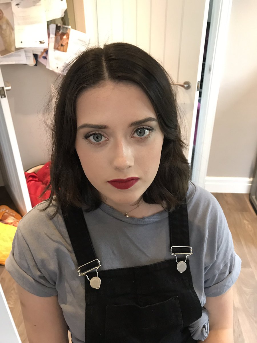 lisajb31's tweet photo. Vintage look 💄 https://t.co/V8EtHKbm0x