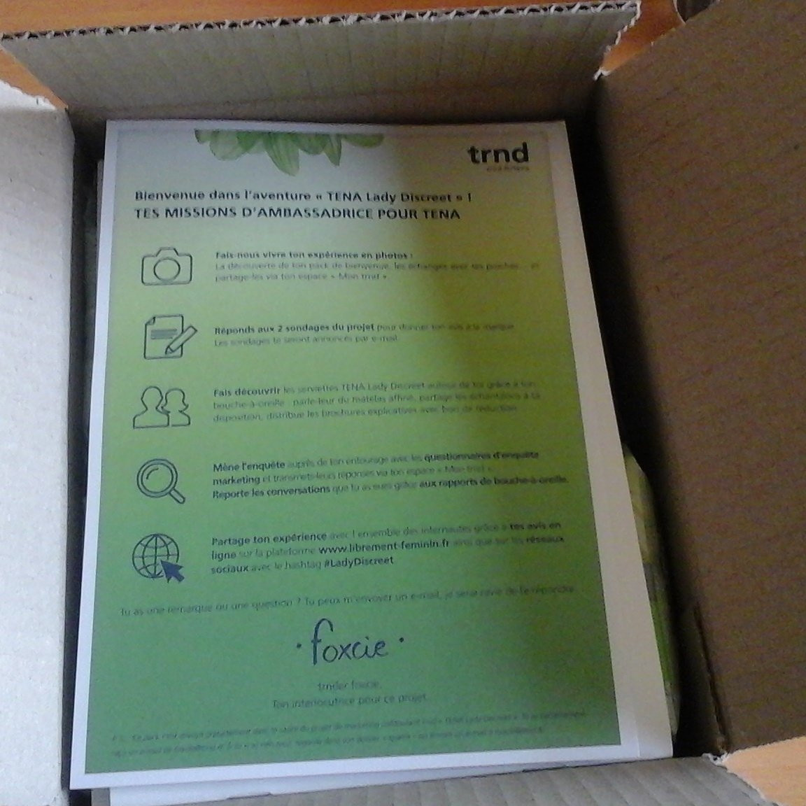 CathyGuisse's tweet photo. Réception du colis merci #trndFrance #LadyDiscreet #Tena @trndfrance https://t.co/xDBiSrTFtY