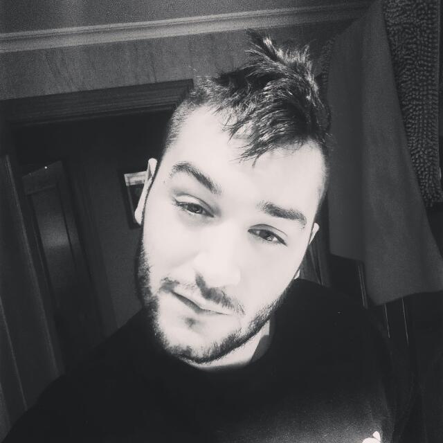 Jomuvaz's tweet photo. Sad punk ☣ https://t.co/avVC3JRKuE