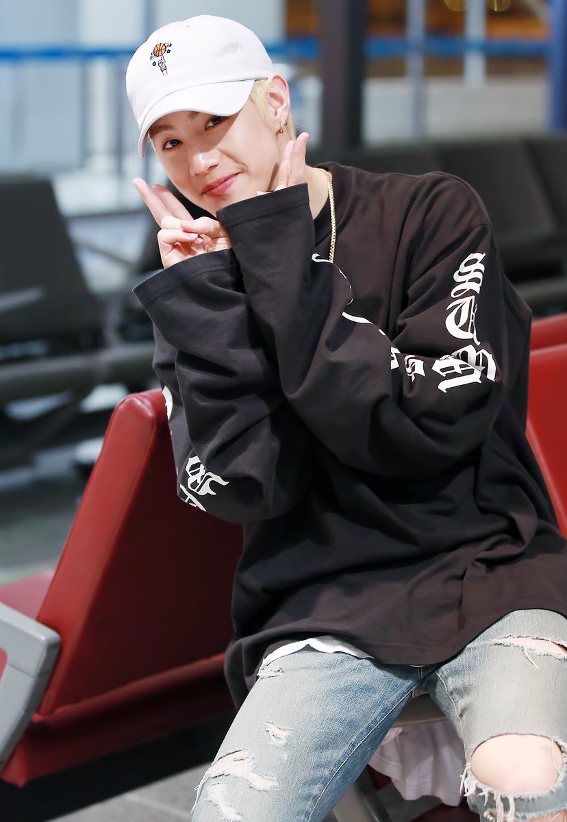 wydMAXXiE's tweet photo. @.IWANNADYSON maxxie is the cutest thing ever and I can't believe they're so beautiful like wow https://t.co/ZyzpYa0Fvu