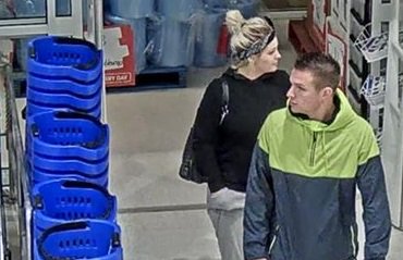 LeaderOnline's tweet image. Thieves have threatened a staff member at Chadstone Officeworks after stealing  laptops in a brazen daylight heist. bit.ly/2qzgSj4