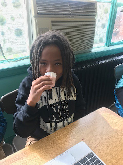 Inspired_Bailey's tweet photo. Smoothie Nutritional Day @DraperElem1 #DraperRocks #SmoothiesRock #yummiestdayever @RCS_NC https://t.co/gxexgNzwBI