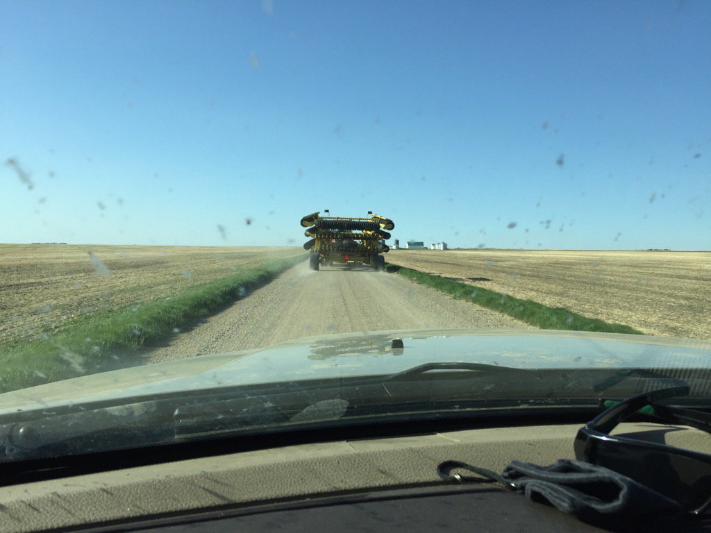DirtFarmerMcB's tweet image. So apparently #harvest16 will not go down without a fight, final round, called in the big heavy yellow combine! #FAWK