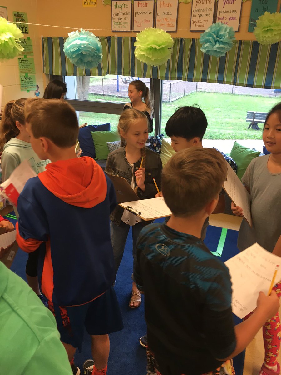 MissMazz_FSES's tweet photo. Surveys and graphs! We love math! https://t.co/tQ09f4Juyb