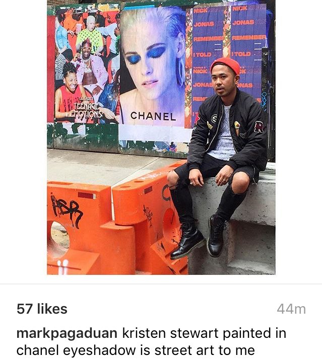 Had2BKristen's tweet photo. "kristen stewart painted in chanel eyeshadow is street art to me" yes👌🏻 https://t.co/dWW1M2mMkz https://t.co/ySuy4GGMik