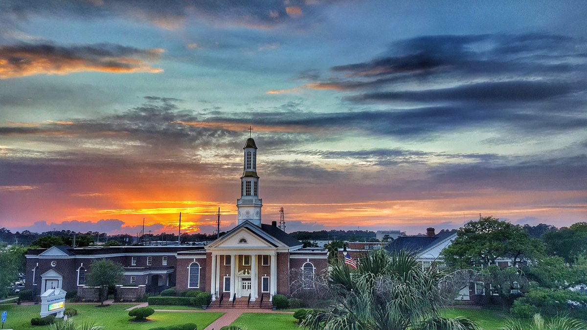 CLPhotographyMB's tweet photo. Phone pic while at work @jamiearnoldWMBF @AndySteinWx @WBTW_FrankJ @Meghan_WBTW @MarlaBranson @A_PhillipsWX @MyMyrtleBeach @WX_BrittneyB https://t.co/kYSWH2BJuR
