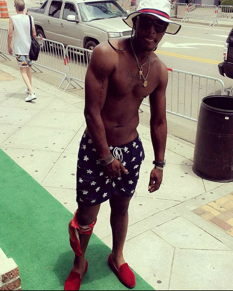 TYK0_2TIMEZ's tweet photo. "Being broke did something to my spirit
Asked niggas to plug me, they acted​ like they couldn't hear me " 🔌💡 https://t.co/3doUFwoBwn