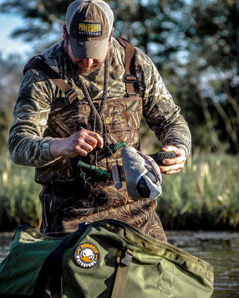 punishwaterfowl's tweet photo. #BadAssBag designed by #Veterans for #Hunters.
#PunisherWaterfowl
#VeteranOwned
#VeteranBuilt
#ShareBirdHunting https://t.co/UzeB1LK1MB