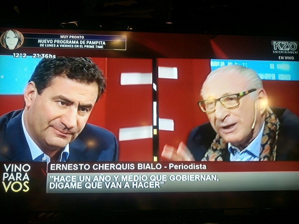 vinoparavos's tweet photo. Ernesto Cherquis Bialo y @RegaCarlos debaten sobre pobreza en #VinoParaVos con @ngmagaldi por #KZO https://t.co/PaKq9nUo5B