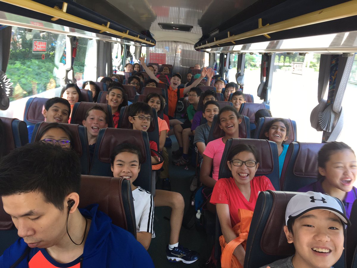Scrumblenut's tweet photo. Groups 5 and 6 are ready to go. Dragons Back here we come! #diglit2017 #wis_hk https://t.co/rXovi1RP7D