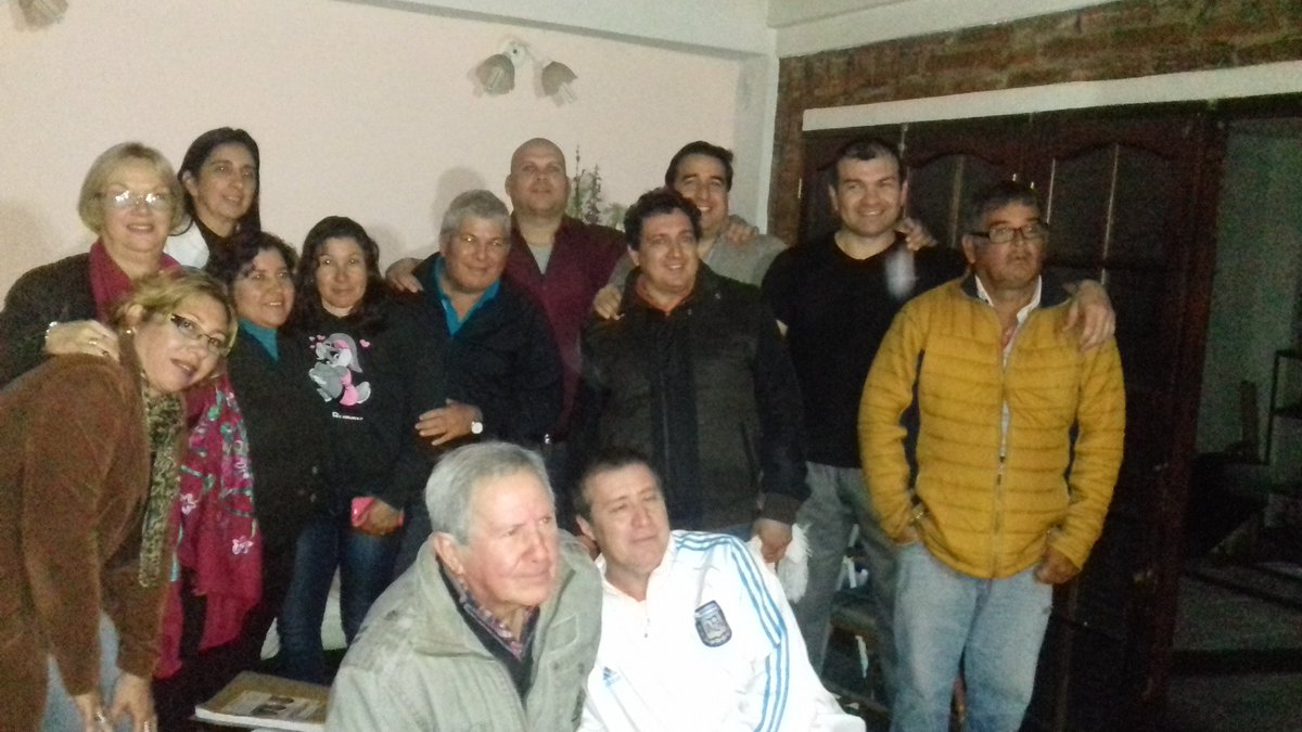 Cerrando la jornada con el equipo de trabajo de Puerto Vilelas con <a href="/AliciaAzula/">Alicia Azula</a> y Karina Batalla <a href="/LeandroZdero/">Leandro Zdero</a> <a href="/carimpeche/">Carim Peche</a> <a href="/Roy_Nikisch/">Roy Nikisch</a>