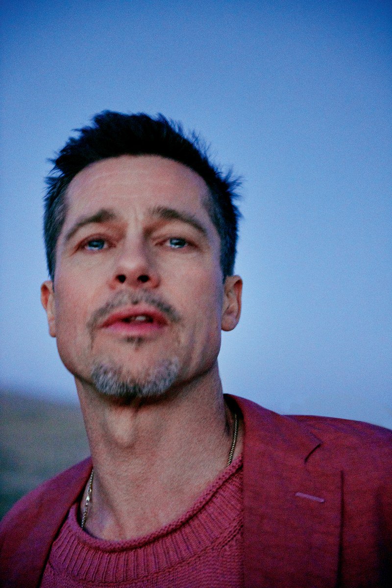 msamson56's tweet photo. Somewhere Brad Pitt is crying. #PhotoshootFails #I'dStillDoHim https://t.co/xSoxU9d7jS