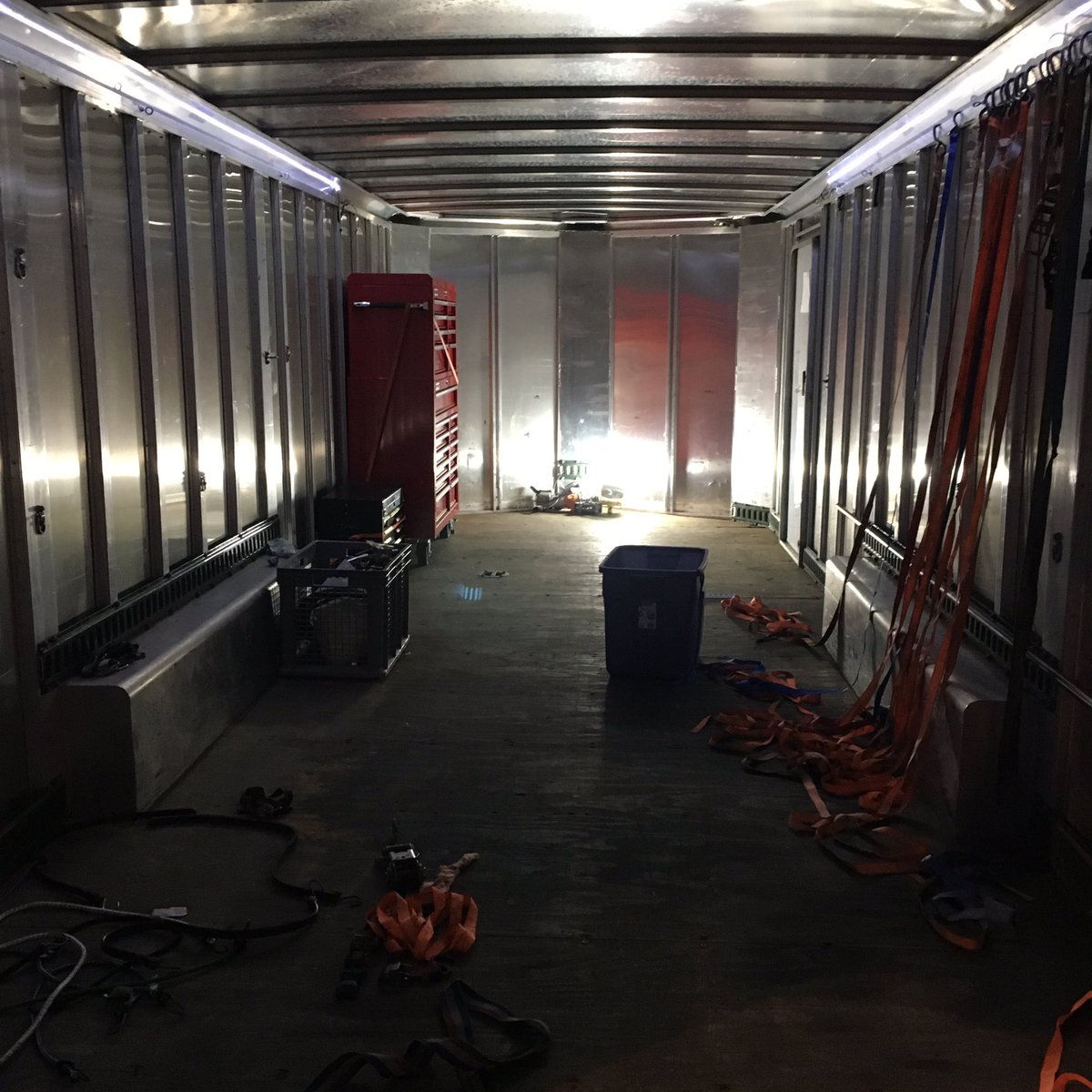 rit_racing's tweet photo. Our @LindEquipment battery #beacon360 comes in handy when loading up our trailer! On to @FormulaNorth! #RITracing #BERGracing https://t.co/RGx71BTE7I