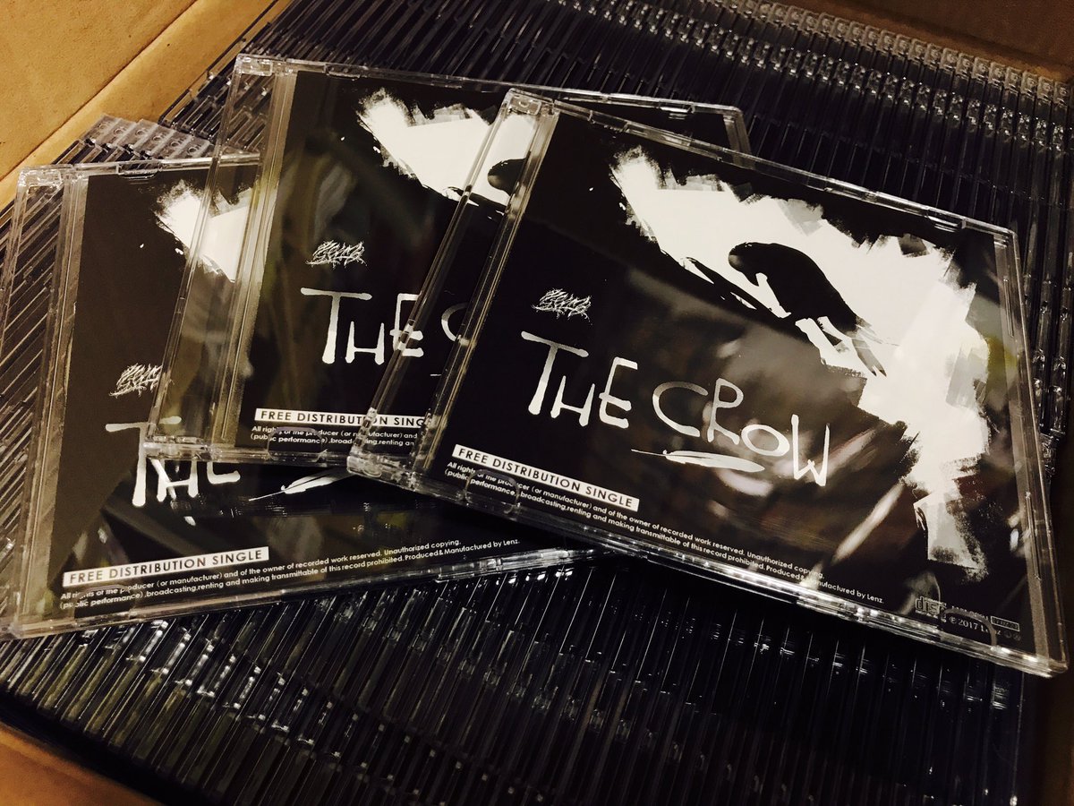 ヴィレッジヴァンガード 倉敷 Twitterissa Lenz 岡山バンド Lenzの 無料配布音源 The Crow 当店で配布開始後1週間ちょっとで 100枚配布達成しましたー お客様からのお問い合わせもしばしば 勢いが凄いです 全力でプッシュしております バンド