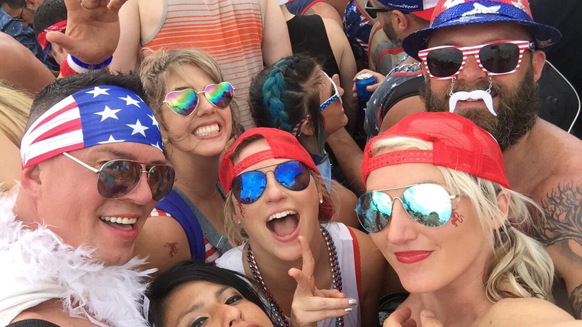 MrBeachTeam's tweet photo. How did I not do the Snake Pit for 5 years!? Too much fun. #indy500snakepit https://t.co/5RIGmvV0W3