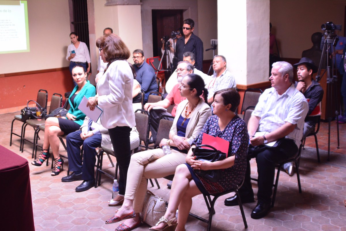 EstelaCortesM's tweet photo. Gracias por la invitación a los integrantes de la comisión permanente de cultura de la presidencia municipal. #CompromisoTurquesa https://t.co/JjNWYYL1mS