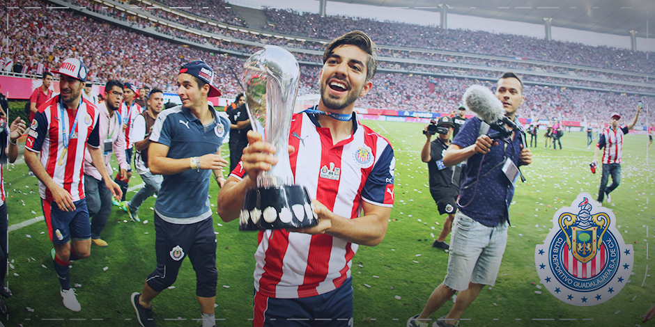 Chivas's tweet photo. ¡@Rpizarrot llegó para triunfar con el Guadalajara! 👌 ¡Qué Liguilla te aventaste crack! 👏🔴⚪️🔵 https://t.co/2Cy5yhz2ZT