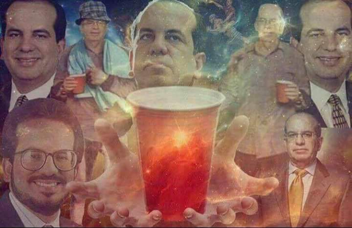 gwrive's tweet photo. #VasoDeAnibal #ProhibidoOlvidar... 😊😂😂 @redshadowpr @deddieromeropr @millycangiano @laxpr #elrelajolax @7819Jorge @EngellMarie https://t.co/NYqwyHbdmr