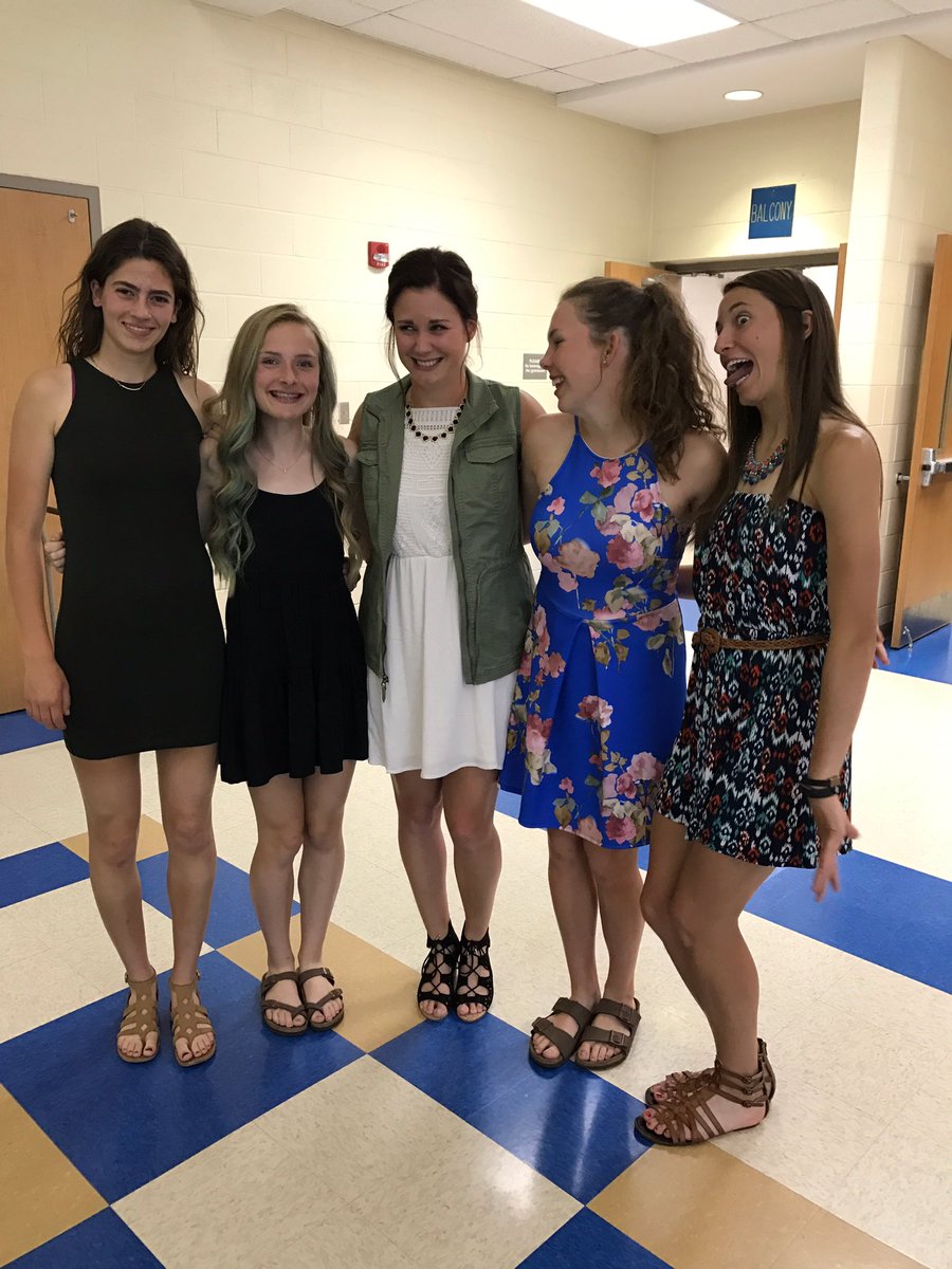 GraceaMaurer's tweet image. So excited for this weekend with the best track team ever 🏃🏼‍♀️💖 #fast #sofast #fiercefastfearless