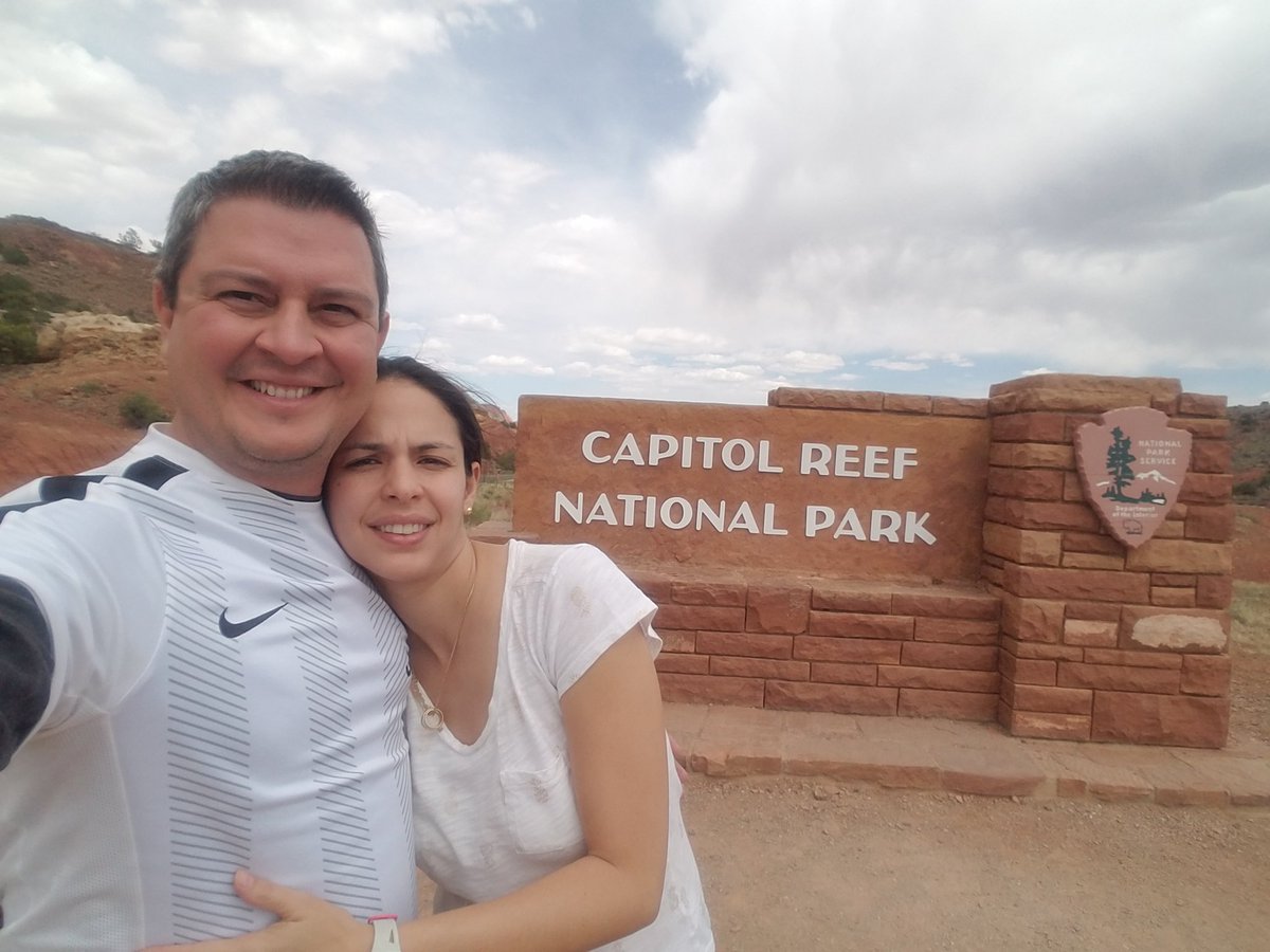 Yesmo79's tweet photo. @CapitolReefNPS @CoroGS #RoadTrip2017 #TheMighty5 https://t.co/egkOeDFtYF