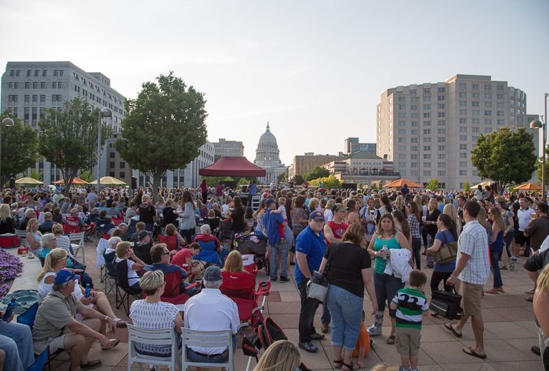 phil_sveum's tweet photo. Free Concerts on the Rooftop @MononaTerrace | Thurs 6/1 - 7/20
More info & tickets: https://t.co/O1f1BzeAE3 #madisonfun https://t.co/9rzrz9ONSi